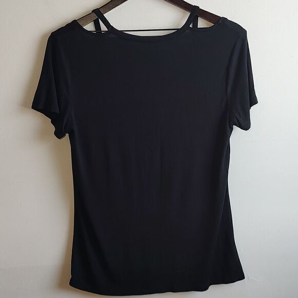 Le‎ Chateau Women's Size Medium Black Short Sleeve V-neck T-shirt - Picture 4 of 6